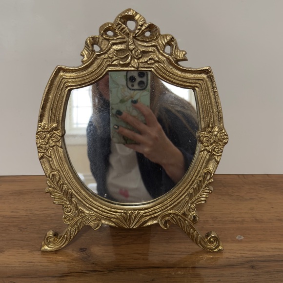 Vintage Style Ornate Gold Table Mirror - Picture 2 of 4